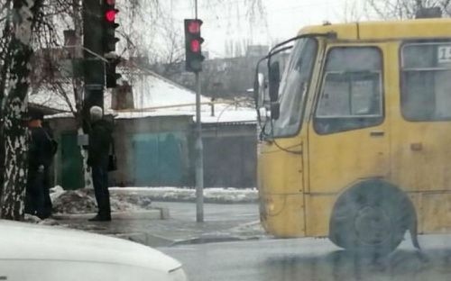 В центре Мариуполя маршрутка сбила пешехода (ФОТО)