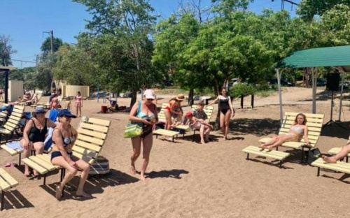 В Мариуполе спасатели вернули на берег 14 человек, которые рисковали своей жизнью во время отдыха на воде
