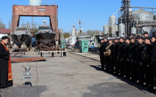 Морякам-пограничникам Мариупольского отряда морской охраны освятили пасхальные куличи (ФОТО)