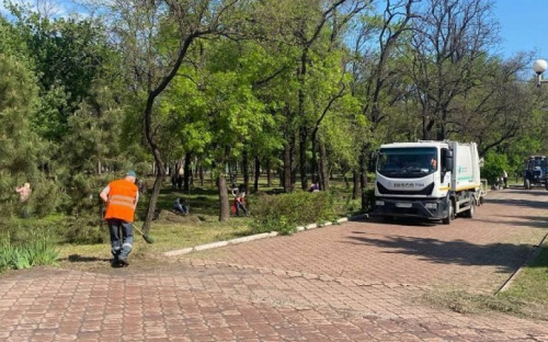Более восьми тысяч мариупольцев вышли на общегородскую толоку