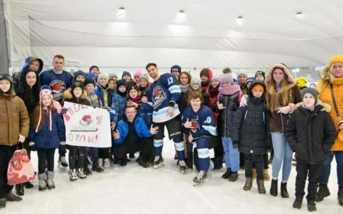 Мечта школьников сбылась благодаря Mariupol Ice Center и «Мариупольскому телевидению»