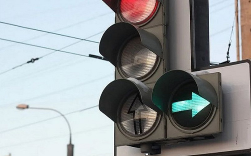 На оживленном мариупольском перекрестке не работает светофор