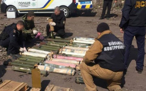 В Мариуполе найден крупный тайник боеприпасов
