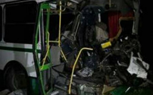 На Донетчине БТР врезался в автобус с шахтерами