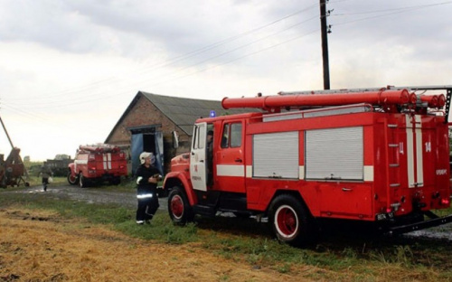 На Донетчине мужчина обгорел, когда пытался потушить пожар