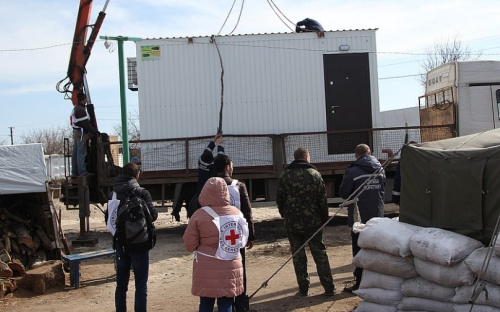 На КПВВ под Мариуполем медицинскую помощь будут оказывать в современном модуле