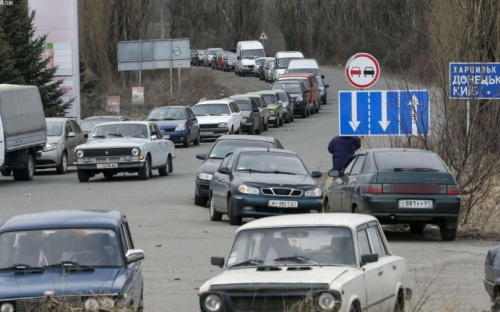 На КПВВ в зоне АТО в очереди «застряли» более 1,3 тыс. автомобилей