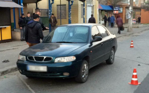 На остановке в Мариуполе под колеса попал ребенок