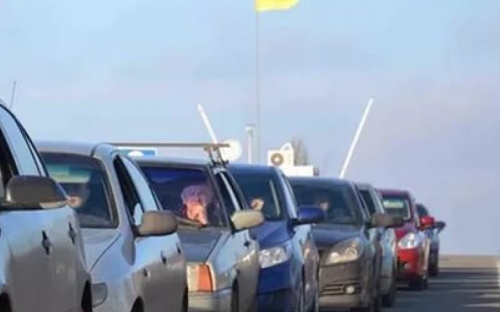На въезде в Мариуполь зафиксирована пробка длиной три километра (ВИДЕО)