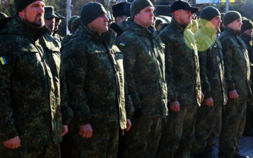 На выходных мариупольцев будут охранять 300 полицейских и военнослужащих
