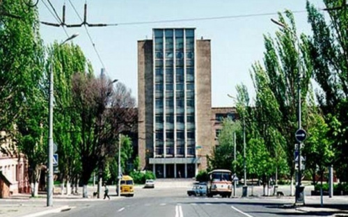 Архитекторы со всего мира превратят мариупольскую площадь Освобождения в «Рынок», а ДОСААФ – в общественный центр