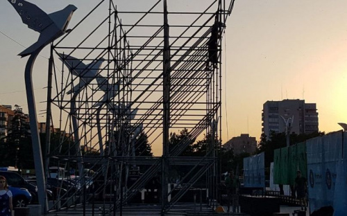 В центре Мариуполе для футбольных болельщиков установят большой LED-экран