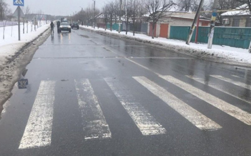 На Донетчине возле школы сбили ребенка. Водитель сбежал с места ДТП (ФОТО)