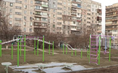 В мариупольских дворах до конца года установят десятки спортивных площадок