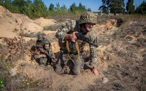 ЗСУ мали успіх під Бахмутом та відбили 14 атак на Мар’їнку і Новомихайлівку на Донеччині – карта