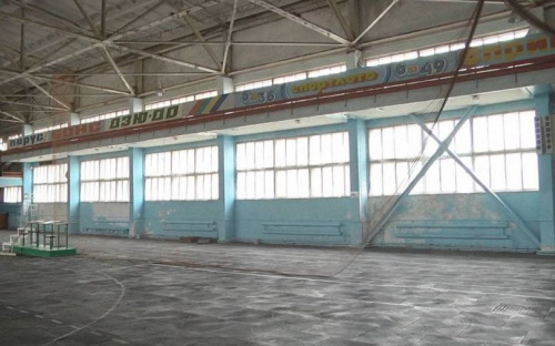 Единственный легкоатлетический манеж в Мариуполе - в аварийном состоянии