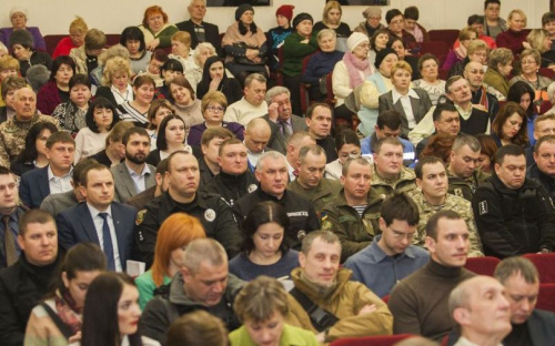 В Мариуполе депутаты утвердили выделение земли участникам АТО (ФОТО)