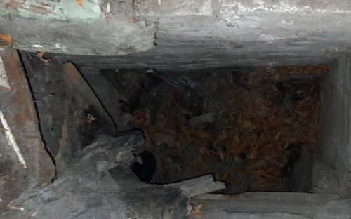 На Левобережье Мариуполя два человека упали в глубокую яму