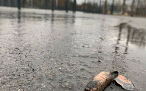 Боевики снова обстреляли дорожный коридор на Донбассе. Под огонь попала гуманитарная колонна