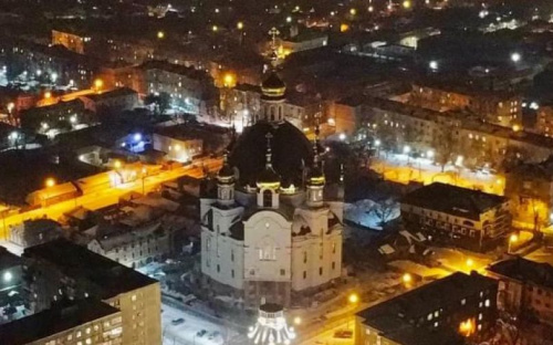 Геометрия ночного города: как выглядит заснеженный центр Мариуполя с высоты птичьего полёта (ФОТОФАКТ)