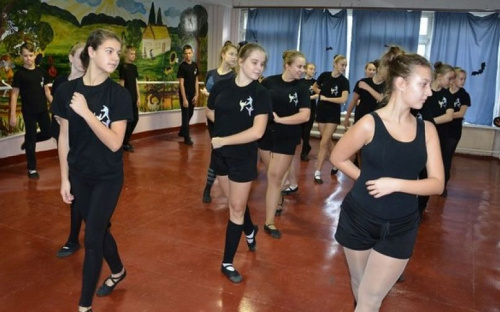 Прогулки, экскурсии и спорт: мариупольские школьники проведут осенние каникулы активно (ФОТО)