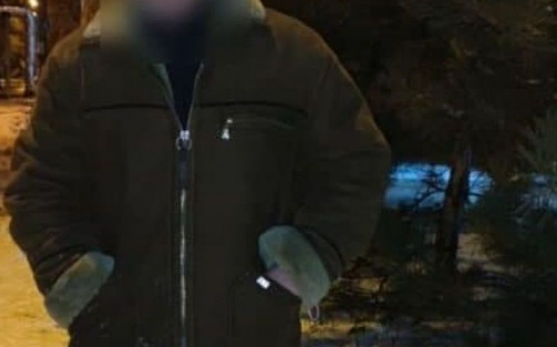 В Мариуполе мужчина незаконно пилил хвою