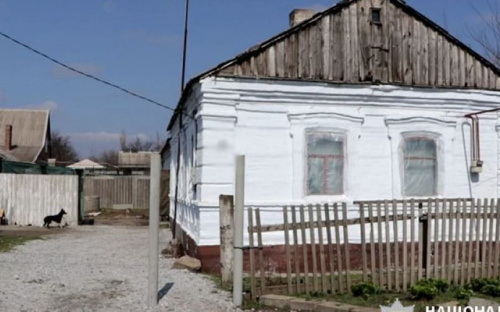 Под Мариуполем тело убитого мужчины прятали в колодце и на свалке