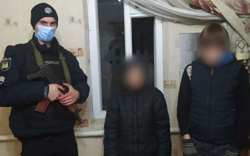 В Донецкой области подростки проникли в чужой дом в поисках металла