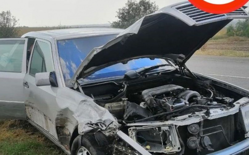 В Мариуполе «лоб в лоб» столкнулись два автомобиля