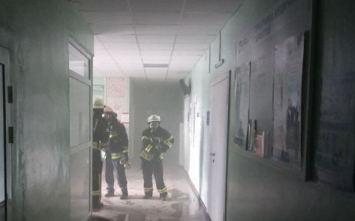 В Донецкой области загорелись две больницы. Эвакуировали более ста человек