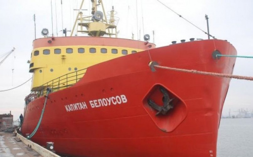 В Мариуполе готовят к швартовым испытаниям единственный в Украине ледокол (ФОТО)