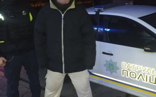 В Мариуполе мужчина зарезал собаку и угрожал прохожим