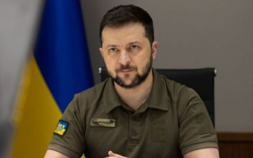 «Знали, что 90% не возвращаются». Украинские летчики доставляли еду и воду на Азовсталь, рискуя жизнью — Зеленский