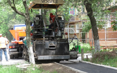 В Мариуполе «Автодор» благоустроит 106 дворов ОСМД (ФОТО)