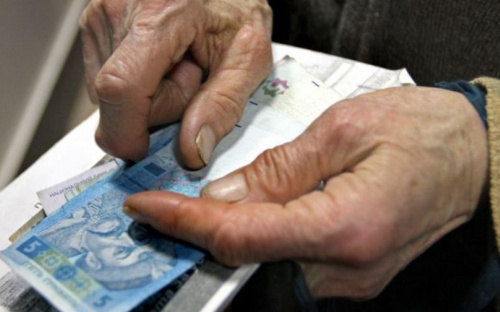 Переселенцы в Донецкой области не могут девятый месяц получить долги по пенсиям