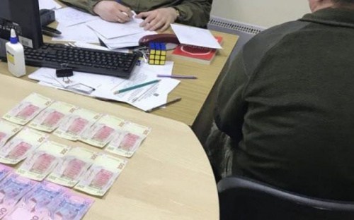 В Донецкой области на взятке погорел  сотрудник военкомата (ФОТО)