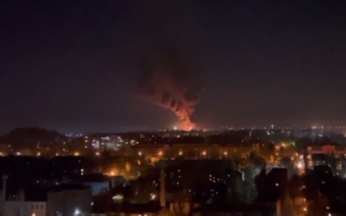 Російського воєнкора поранено під Донецьком після вибухів