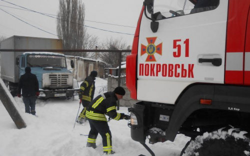 На Донетчине в снежном плену оказались три «скорые» и два автобуса (ФОТО)