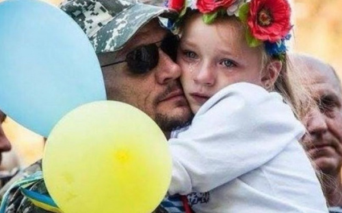 Мариуполь увидит фотоистории «Отцов», погибших на Донбассе