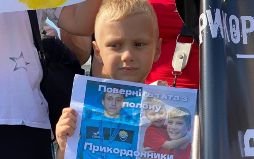 500 днів в полоні - у Києві відбулася акція на підтримку захисників Маріуполя