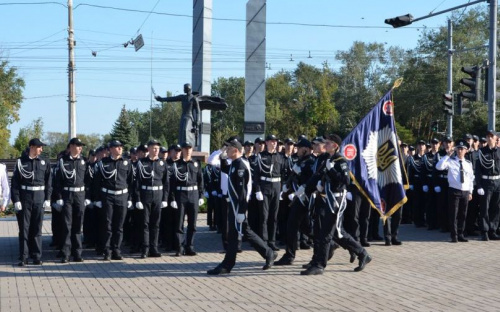 В Мариуполе 70 курсантов из разных областей получили первые погоны (ФОТО)