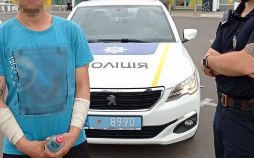 В Мариуполе вор в розыске попался на грабеже