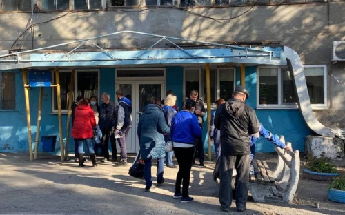 В «МТТУ» Мариуполя – очереди из желающих вакцинироваться от коронавируса