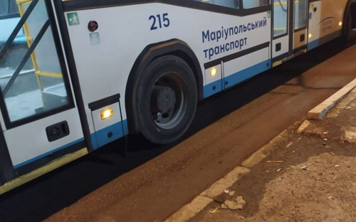 В Мариуполе водитель троллейбуса оказал помощь пассажиру с инвалидностью (ФОТО)