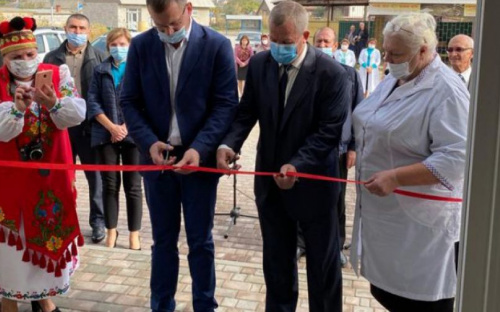 В поселке под Мариуполем открыли современную амбулаторию 