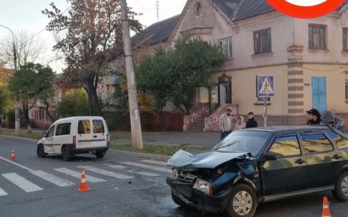 В ДТП на мариупольском перекрестке пострадал двухлетний ребенок