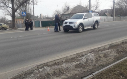 В Мариуполе на пешеходном переходе пикап сбил двух девочек (ФОТО)