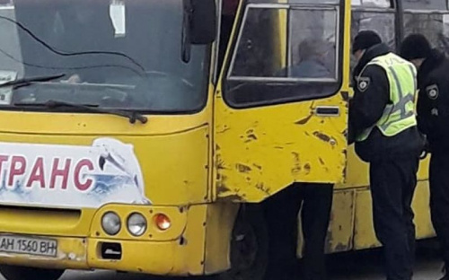 Мариупольские патрульные опровергли предвзятость при проверке маршрутчиков (ФОТО)