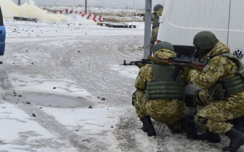 Пограничники тренировались отбивать КПВВ под Мариуполем