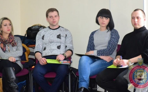 Полицейские прошли в Мариуполе тренинг по работе с детьми (ВИДЕО)